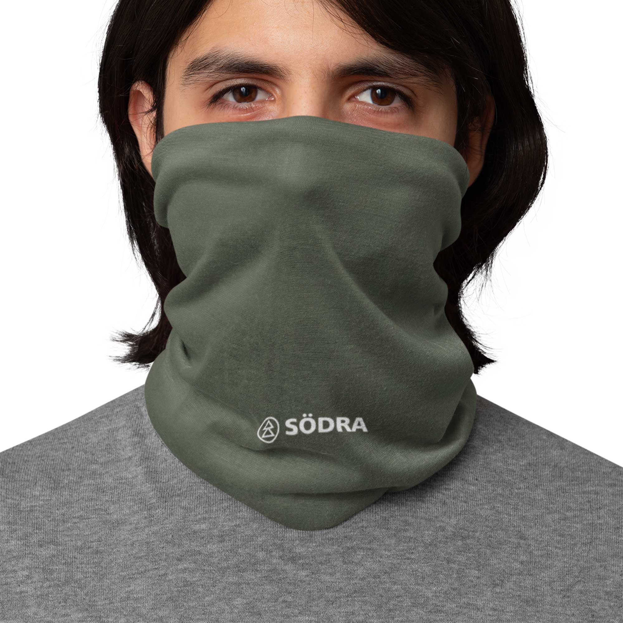 grön multiwear med vit logga