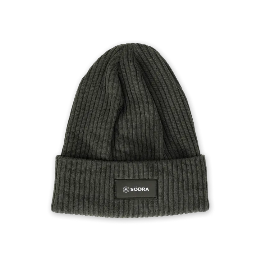 grön stickad mössa med södra logga