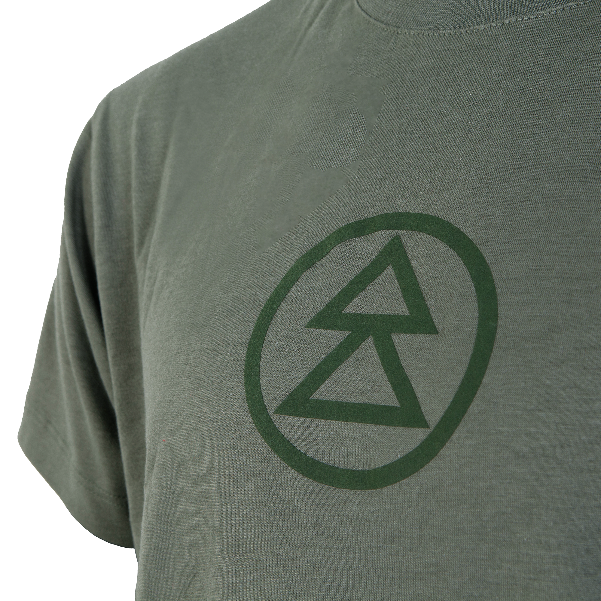 grön södratshirt med grön logga